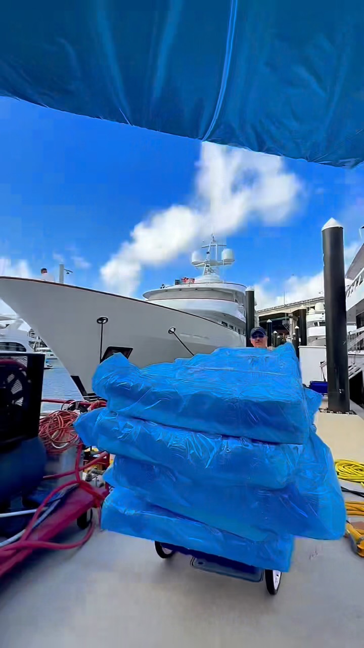 Delivering comfort at sea 🚤🛏️ Upgrading the crew quarters with new mattresses on a 140ft yacht!🤯🤯

#YachtLife #luxury #DIY #luxurylifestyle #Custom